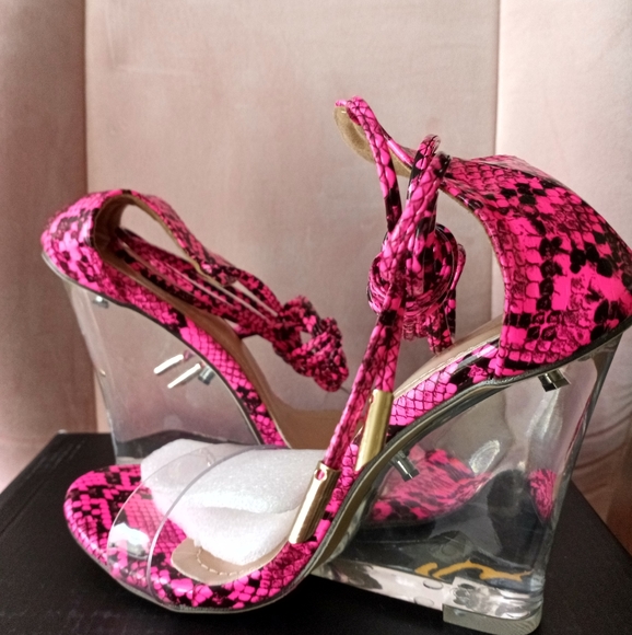 High heels - Picture 3 of 5